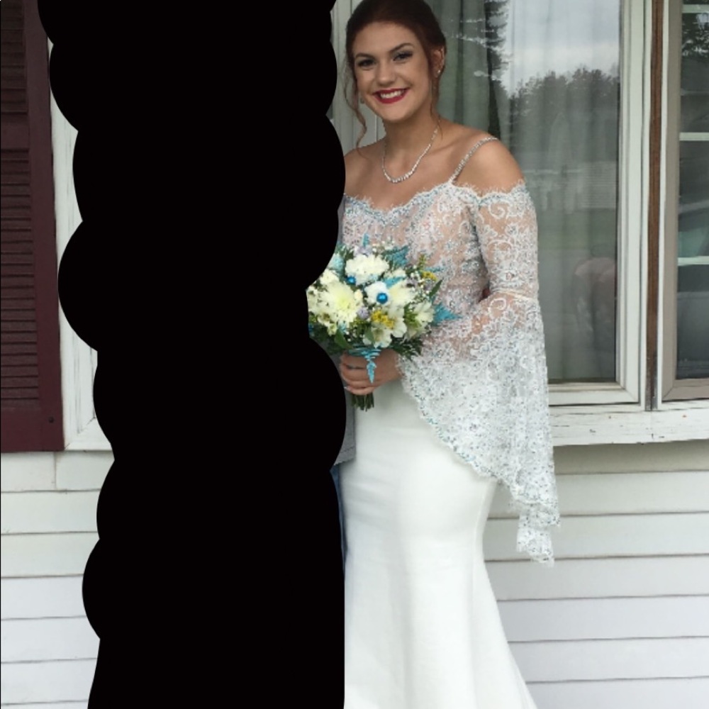 PROM DRESS - Picture 2 of 3